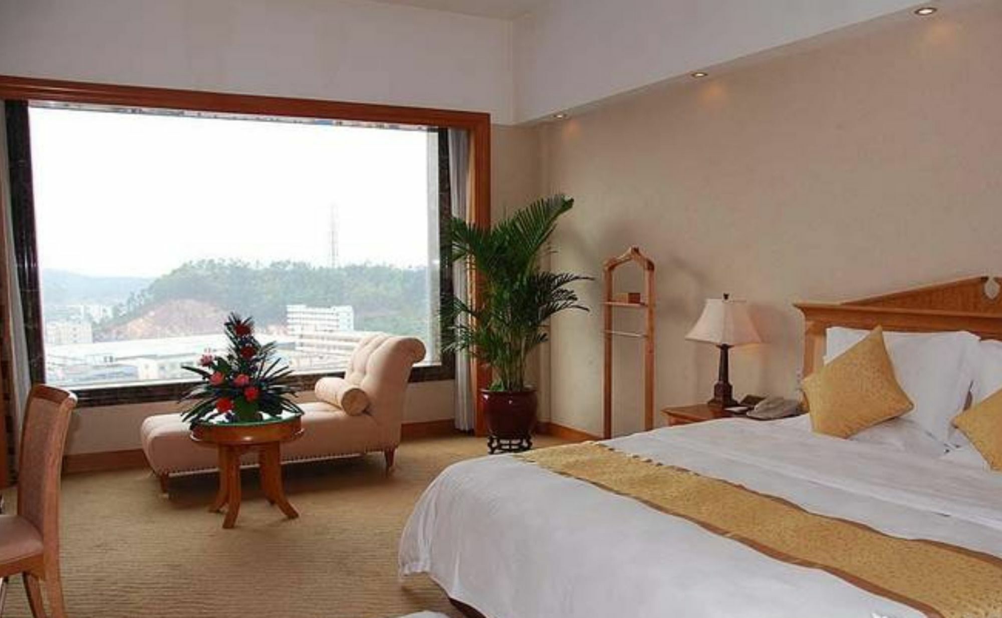 Dongguan Oyc Crown Prince Hotel Exterior photo
