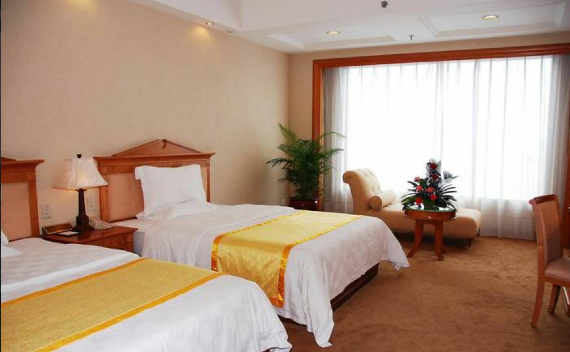 Dongguan Oyc Crown Prince Hotel Exterior photo
