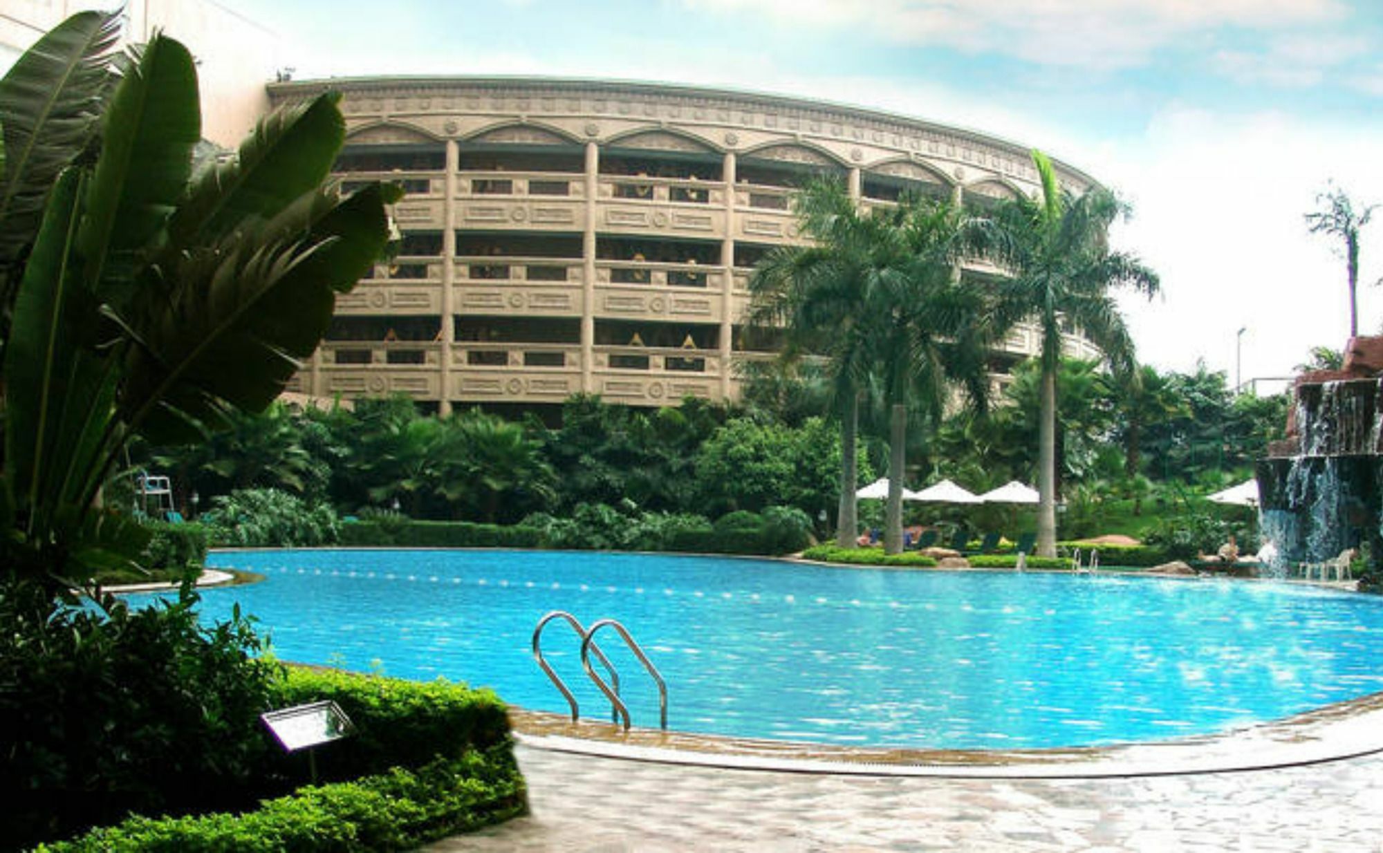 Dongguan Oyc Crown Prince Hotel Exterior photo